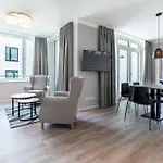 Deluxe-suite 2-01 Mit West-loggia Und Hundefreundlich 吕贝克